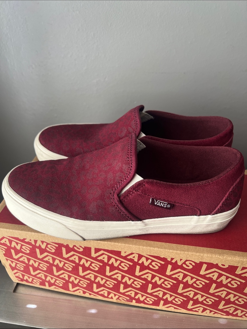 Vans Asher slip on suede animal print, women’s size 7.5